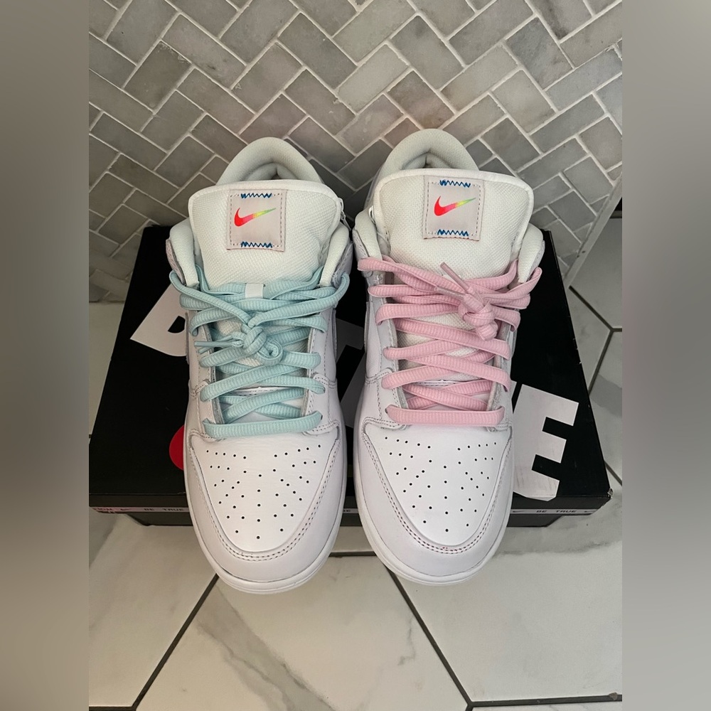 Nike Men’s dunk low SB “Be True” leather sneakers- rare